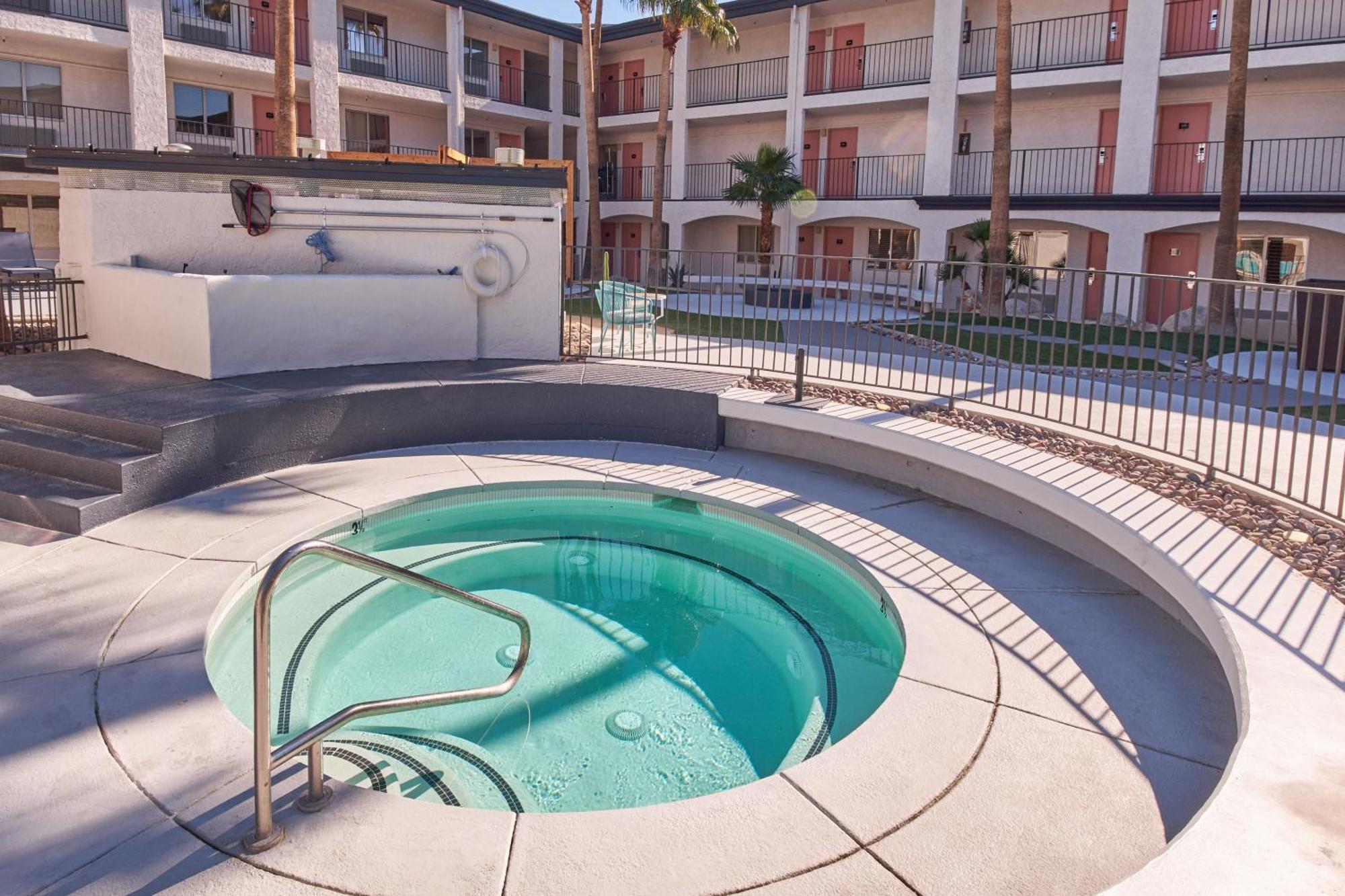 Aqua Soleil Hotel And Mineral Water Spa Desert Hot Springs Εξωτερικό φωτογραφία
